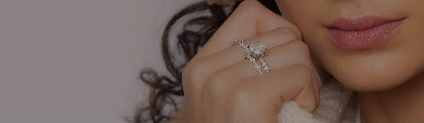 A Jaffe 18 Karat Signature Engagement Ring MES151 | Designer engagement  rings, Engagement rings, Men diamond ring