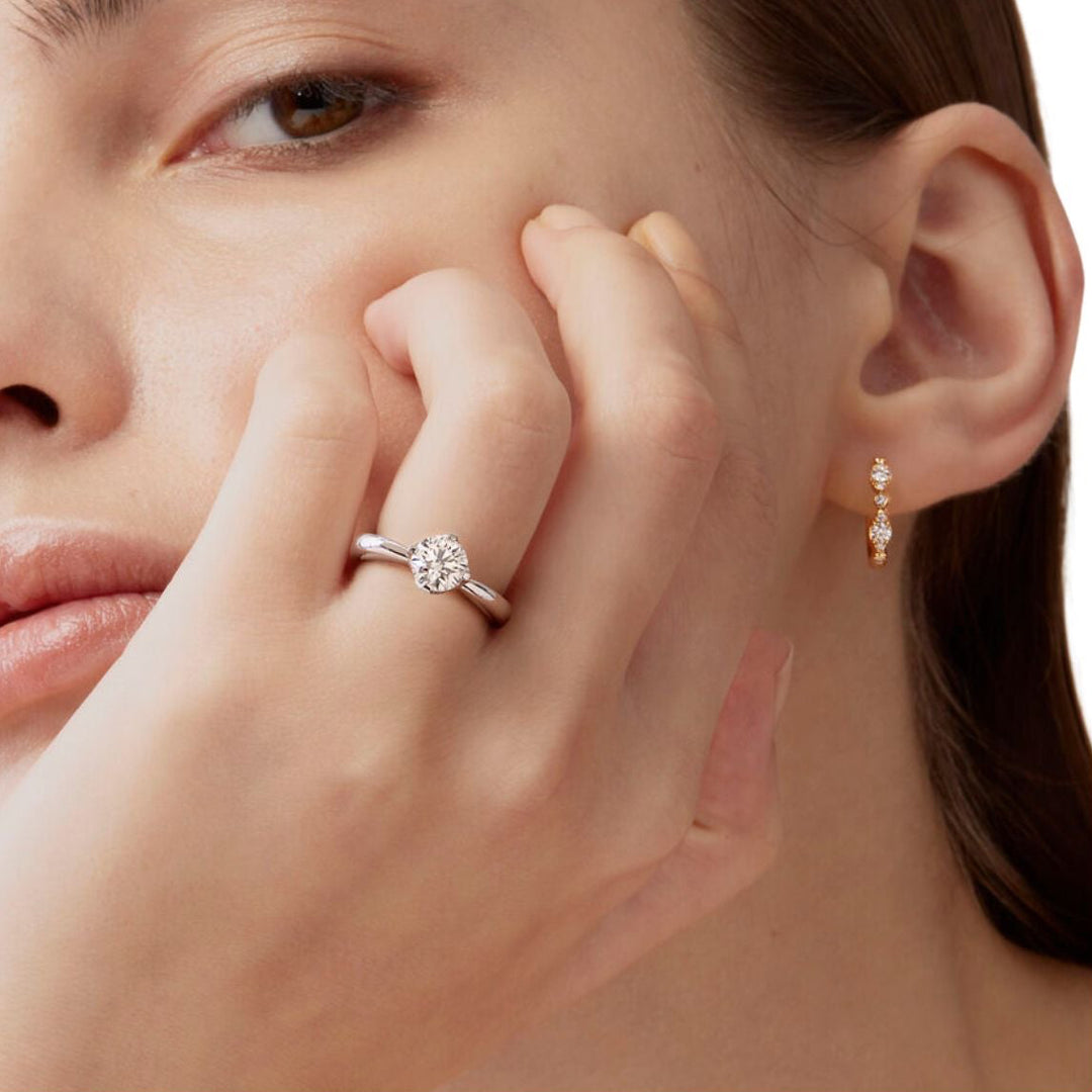 hearts-on-fire-diamond-bezel-regal-huggie-earrings-18k-yellow-gold-HFEBREGH00358Y