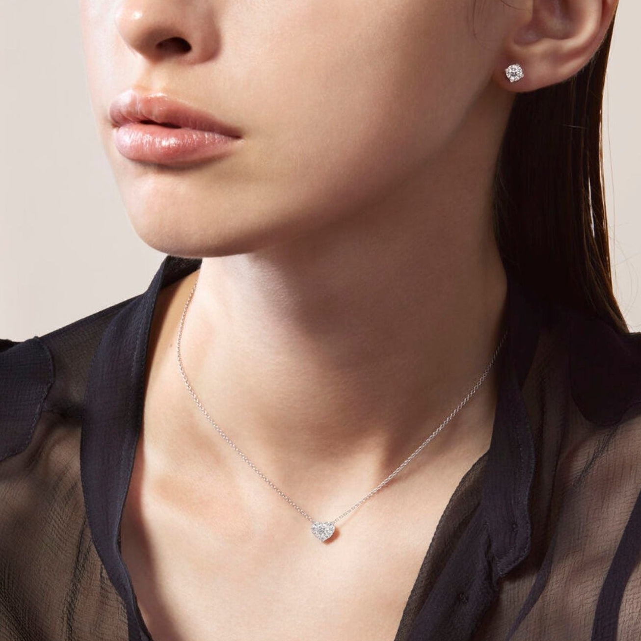 hearts-on-fire-fulfillment-diamond-heart-pendant-18k-white-gold-FPSHRT00458W