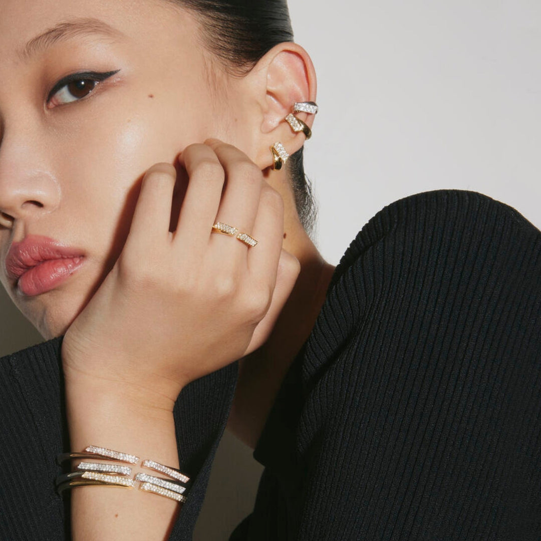 hearts-on-fire-inside-out-diamond-flexi-bangle-18k-yellow-gold-UU29608YGHV0505848