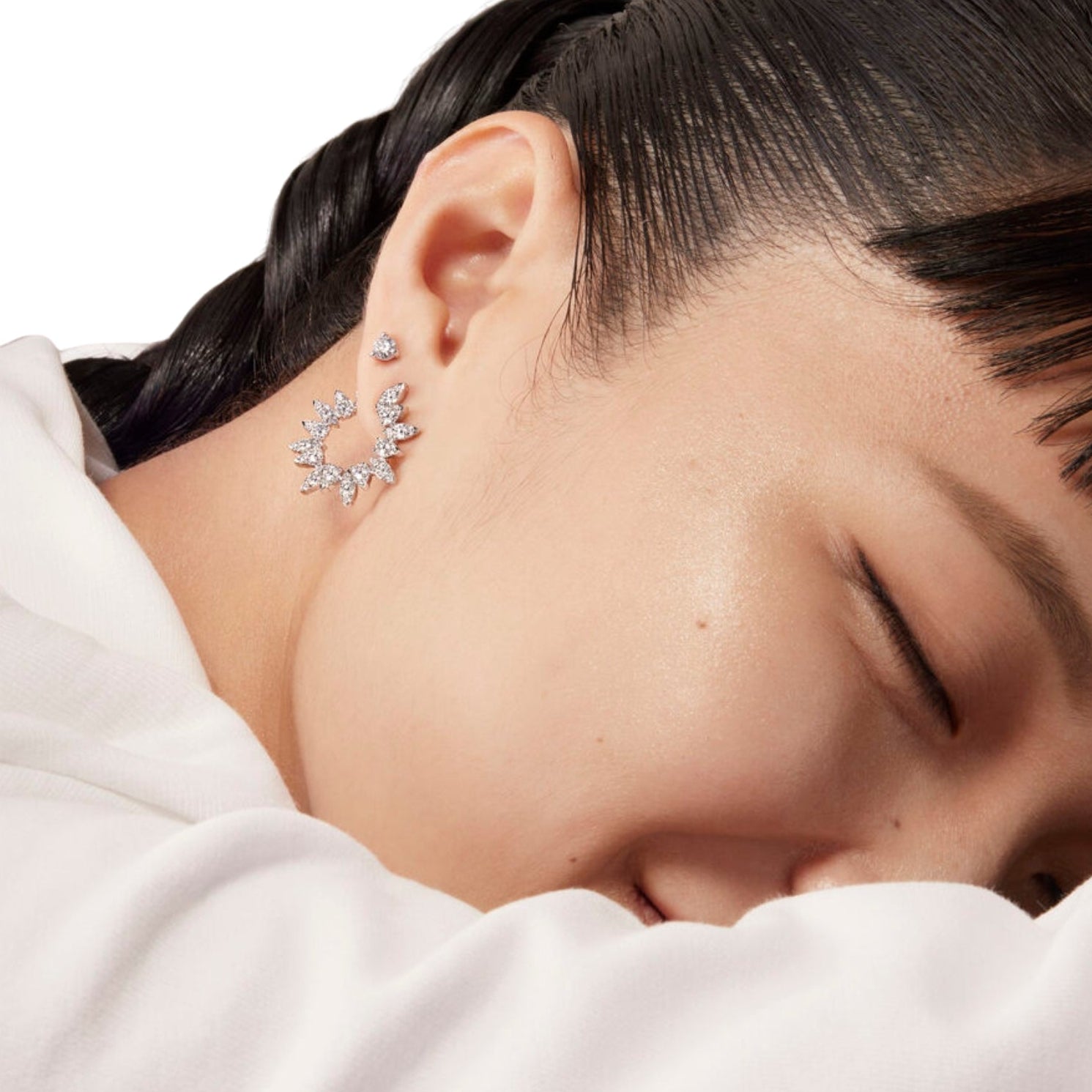 hearts-on-fire-three-prong-diamond-studs-18k-white-gold-3SIE00758W