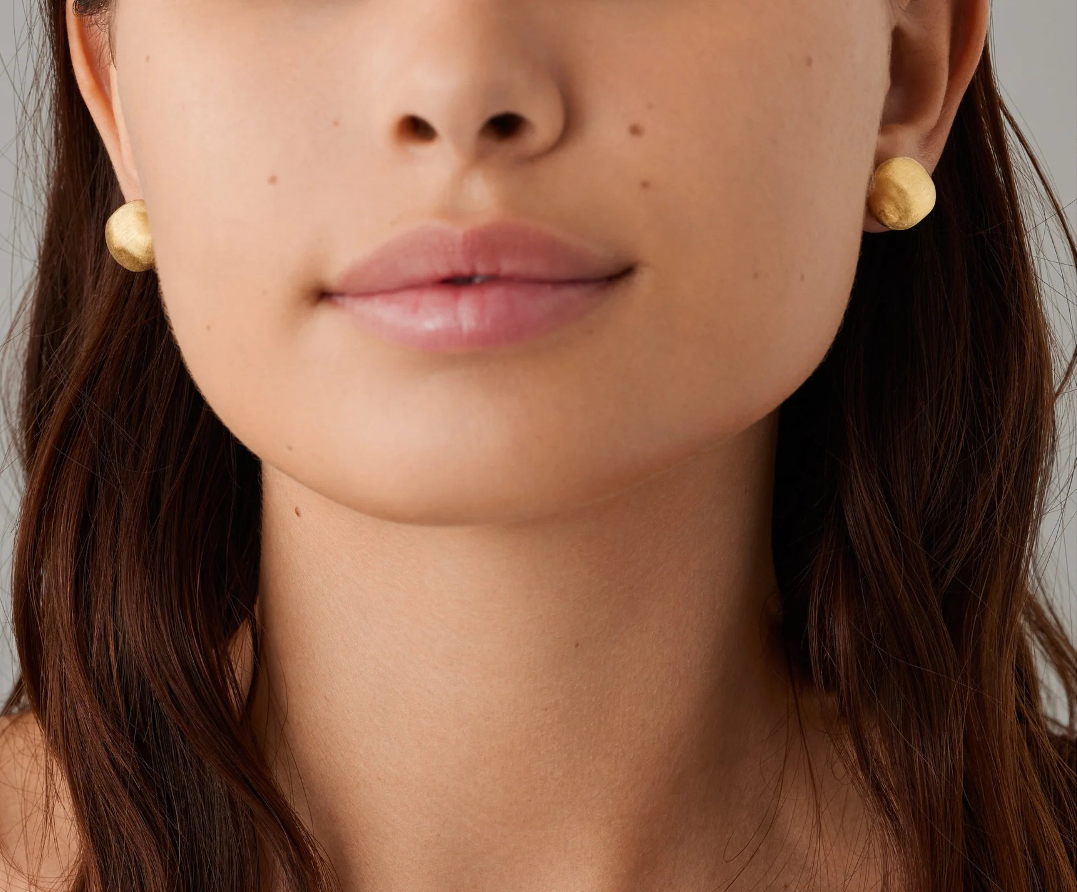 marco-bicego-africa-gold-stud-earrings-large-18k-yellow-gold-OB1468__Y_02