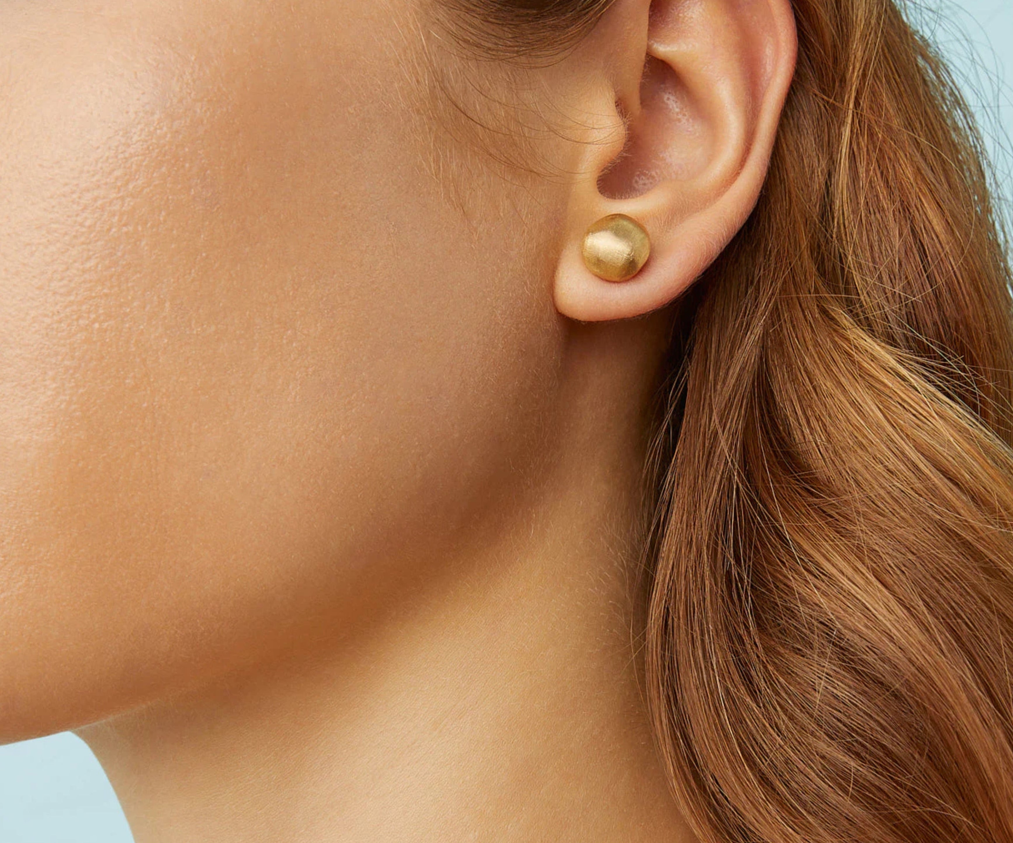 marco-bicego-africa-round-studs-small-18k-yellow-gold-OB1015__Y_02