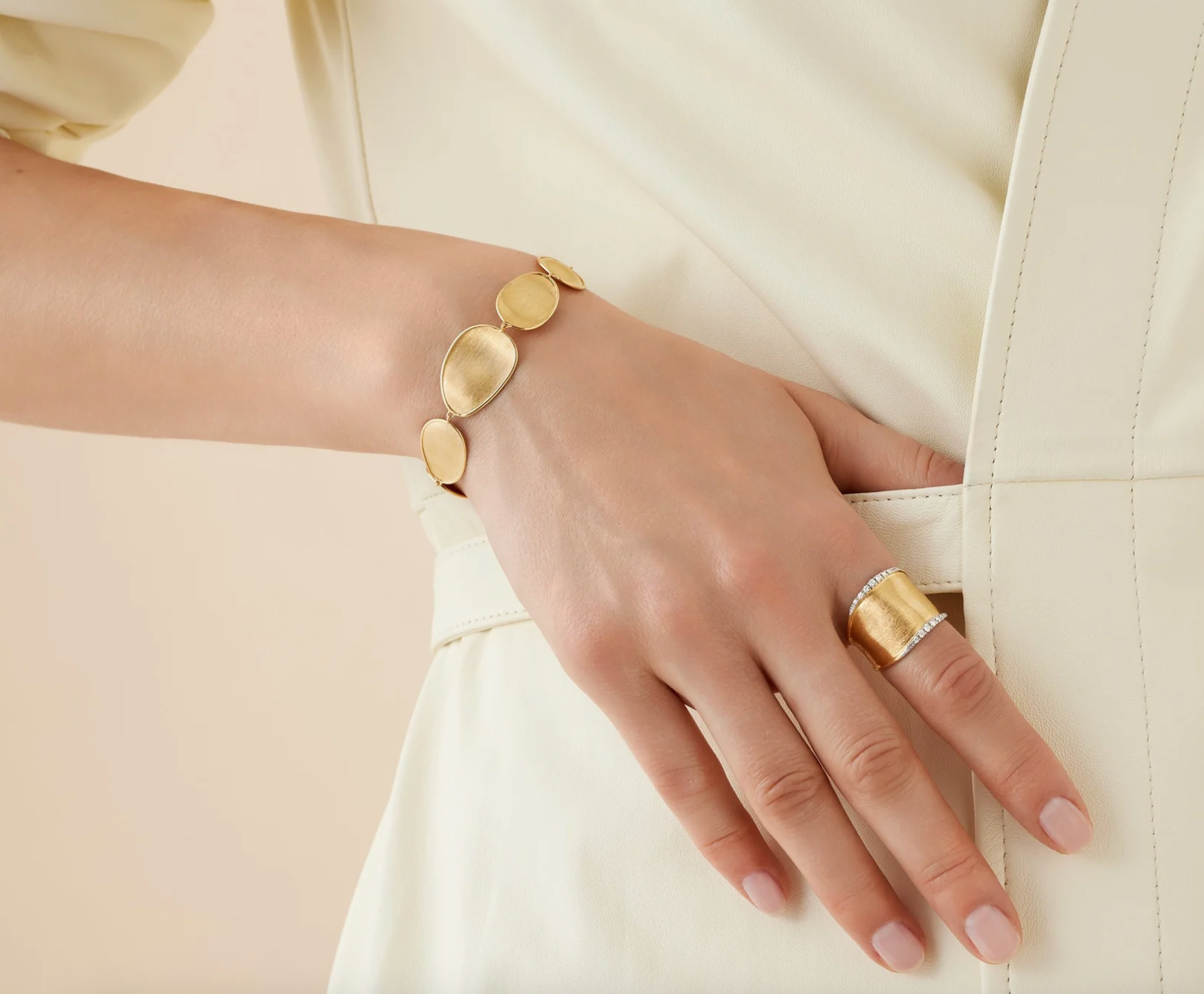 marco-bicego-lunaria-18k-yellow-gold-large-band-with-diamonds-AB551_B_YW_Q6