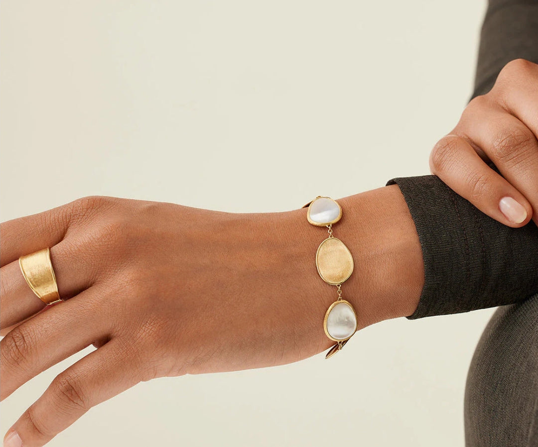 marco-bicego-lunaria-mother-of-pearl-bracelet-18k-yellow-gold-BB2099_MPW_Y_02