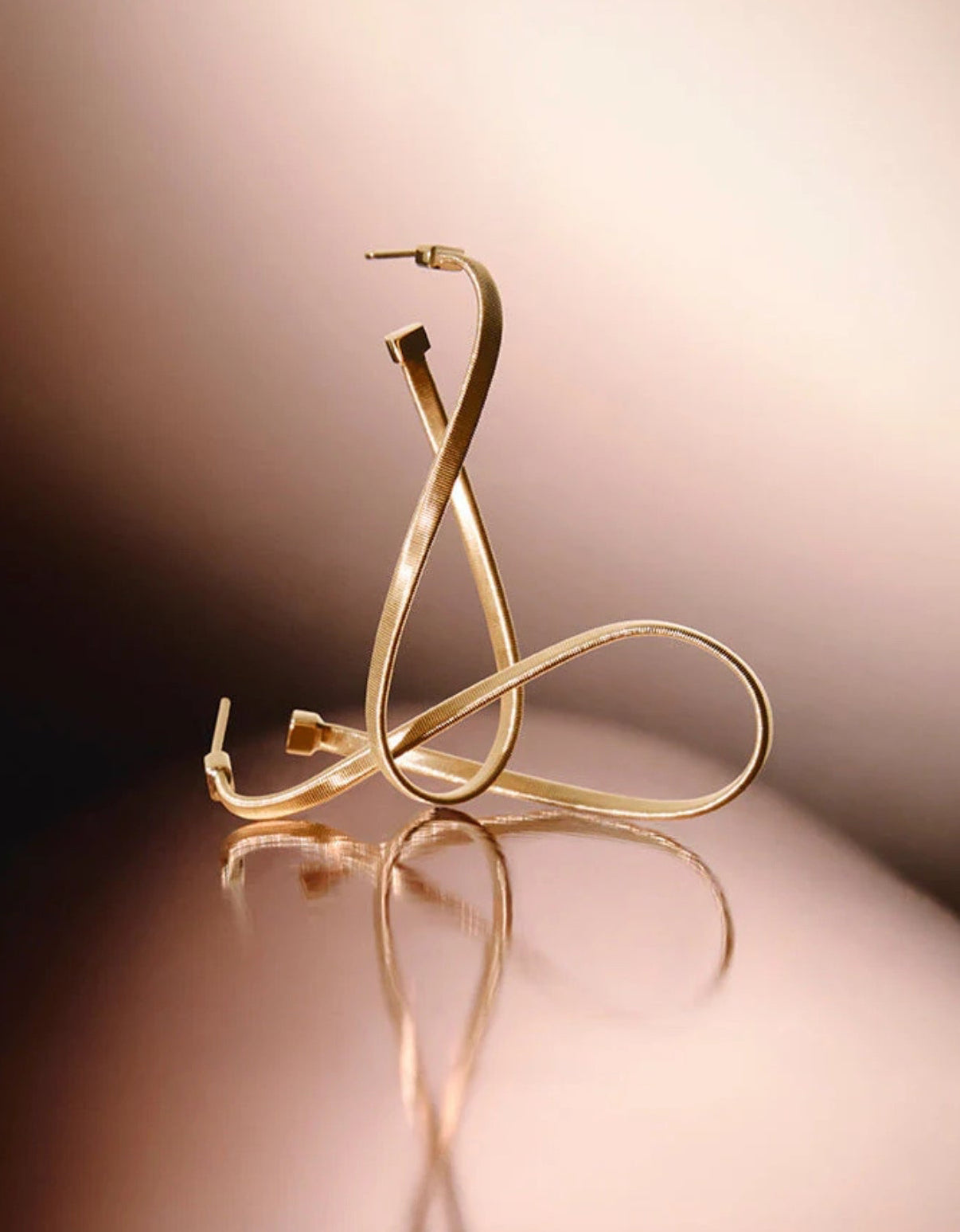 marco-bicego-marrakech-twisted-irregular-medium-hoops-18k-yellow-gold-OG405__Y_01