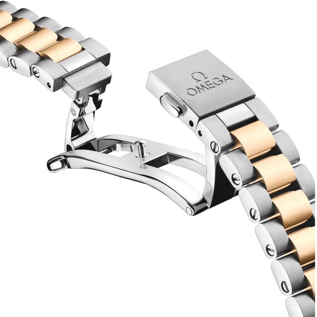 omega-seamaster-aqua-terra-150mm-moonshine-gold-diamond-bezel-220.25.30.20.55.001