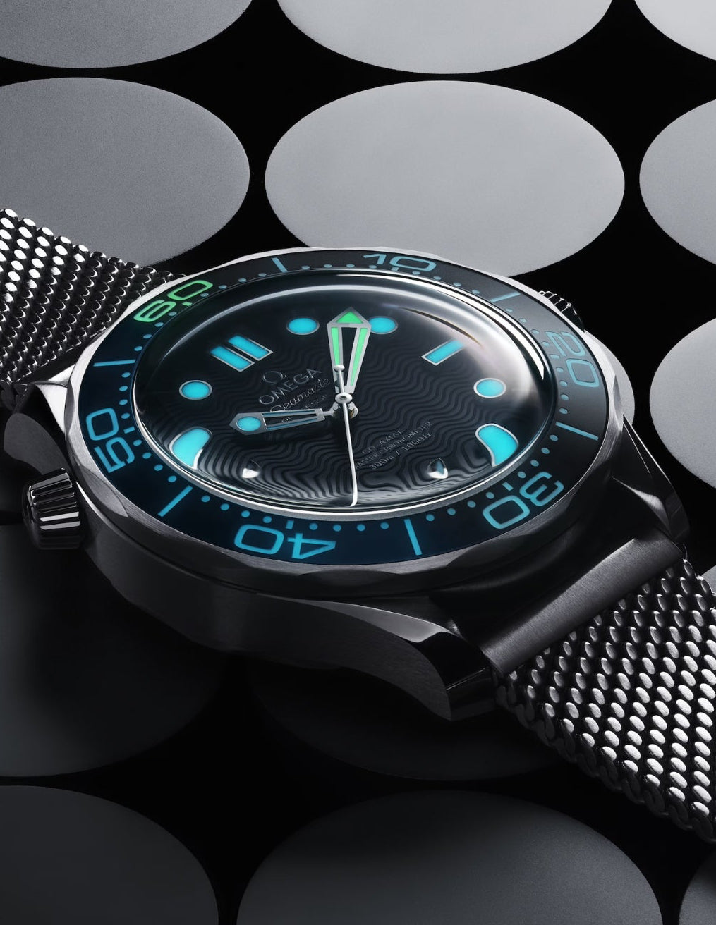 omega-seamaster-diver-300m-42-mm-steel-on-steel-james-bond-60th-anniversary-watch-210.30.42.20.03.002