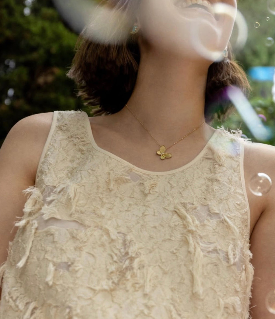 roberto-coin-jasmine-diamond-butterfly-pendant-necklace-satin-finish-18k-7773723AJCHX